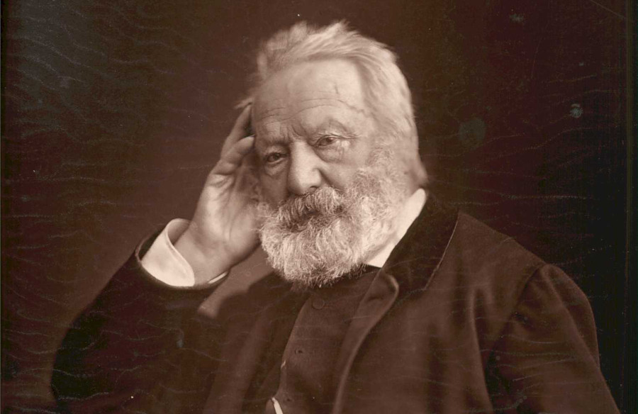Victor Hugo: „O carte este cineva”