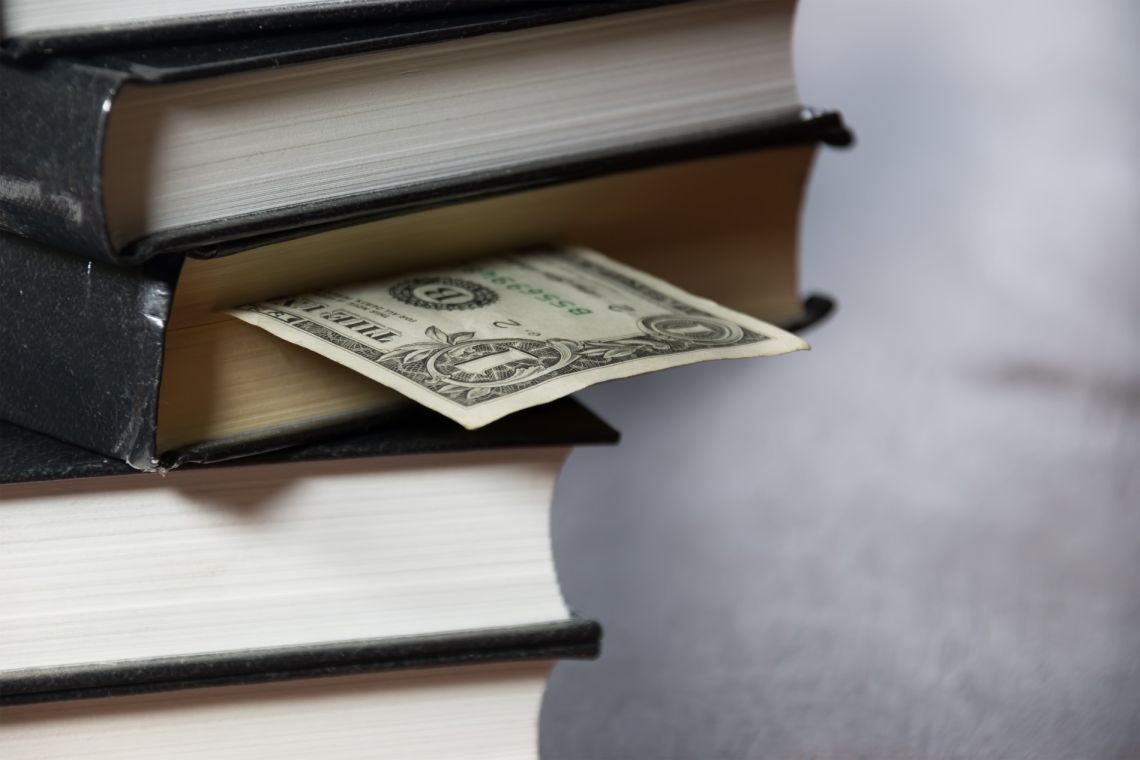Cărțile lor şi banii mei ‒ Sfaturi despre cum să investim în cărți